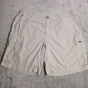 Columbia Cargo Shorts Men 42 Classic Outdoor Fishing Camp Hiker Khaki Omni Shade